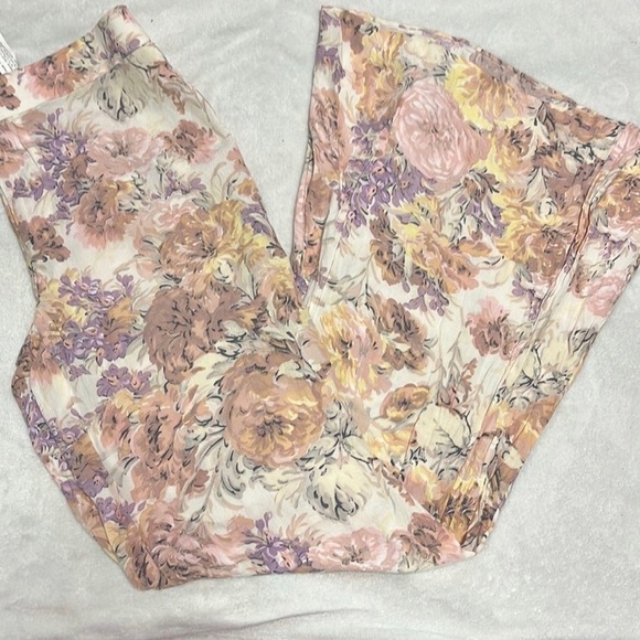 Zara Medium floral pants. - Picture 6 of 6